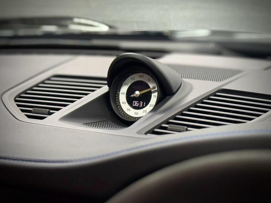 911 992 GT3 - Image 11
